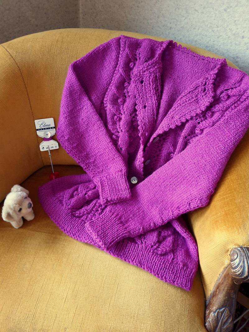 Handgestrickte Wolle Strickjacke Orchideen Strick Damen Pullover von KnitLink