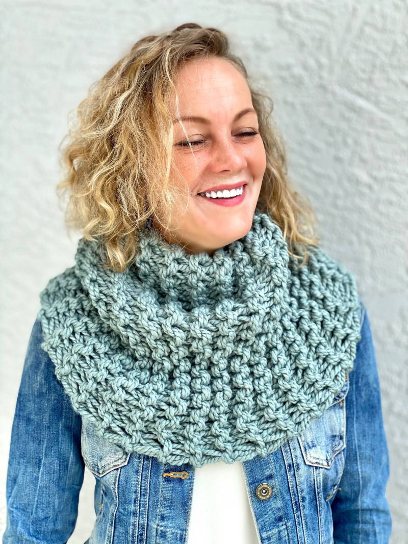 Outlander Claire's Cowl, Weiche Klobige Mobius Infinity Circular Cowl in Mintgrün, Geschenk Für Freundin, Mutter Outlander Claire's Cowl, Weiche Klobige Mobius Infinity Circular Cowl in Mintgrün, Geschenk Für Freundin, Mutter von KnitPlayLove