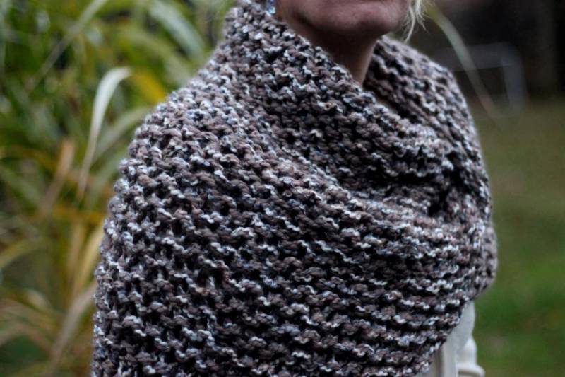 Sassenach Outlander Schal, Schulter-Wrap, Handgestrickter Pullover-Wrap, Wählen Sie Ihre Farbe, Grobstrick-Schal, Halswärmer, Outlander-Geschenk Sassenach Outlander Schal, Schulter-Wrap, Handgestrickter Pullover-Wrap, Wählen Sie Ihre Farbe, Grobstrick-Schal, Halswärmer, Outlander-Geschenk von KnitPlayLove