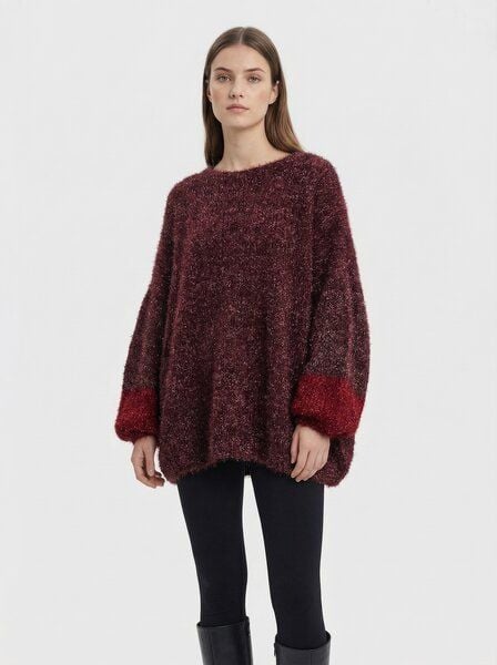 KnitToChange Oversize-Pullover aus weichem Effektgarn in Burgund- und Rottönen von KnitToChange