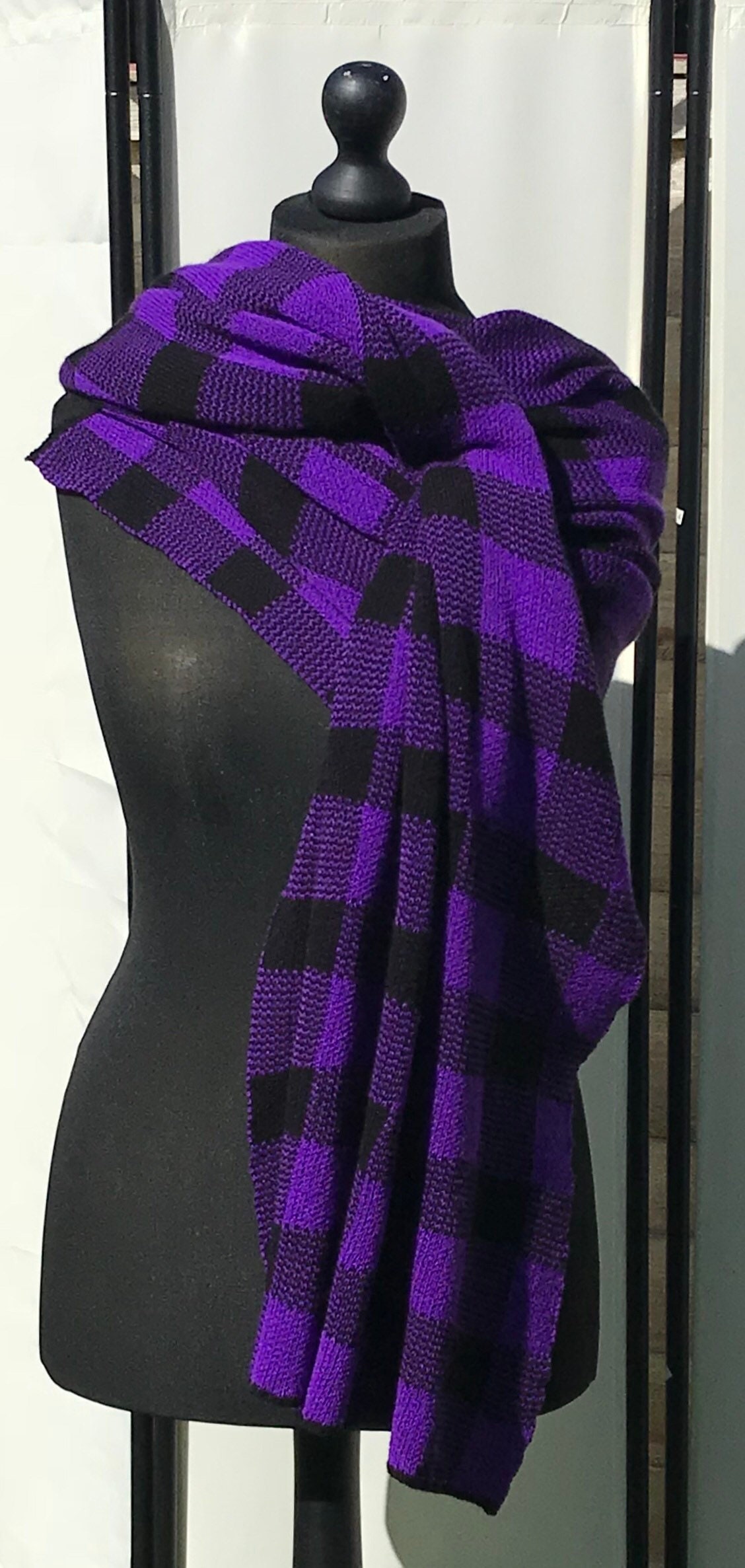 Lila, Schwarz, Kariert, Tartan, Gestrickt, Schultertuch, Poncho, Vegan von KnitWitsBySabine