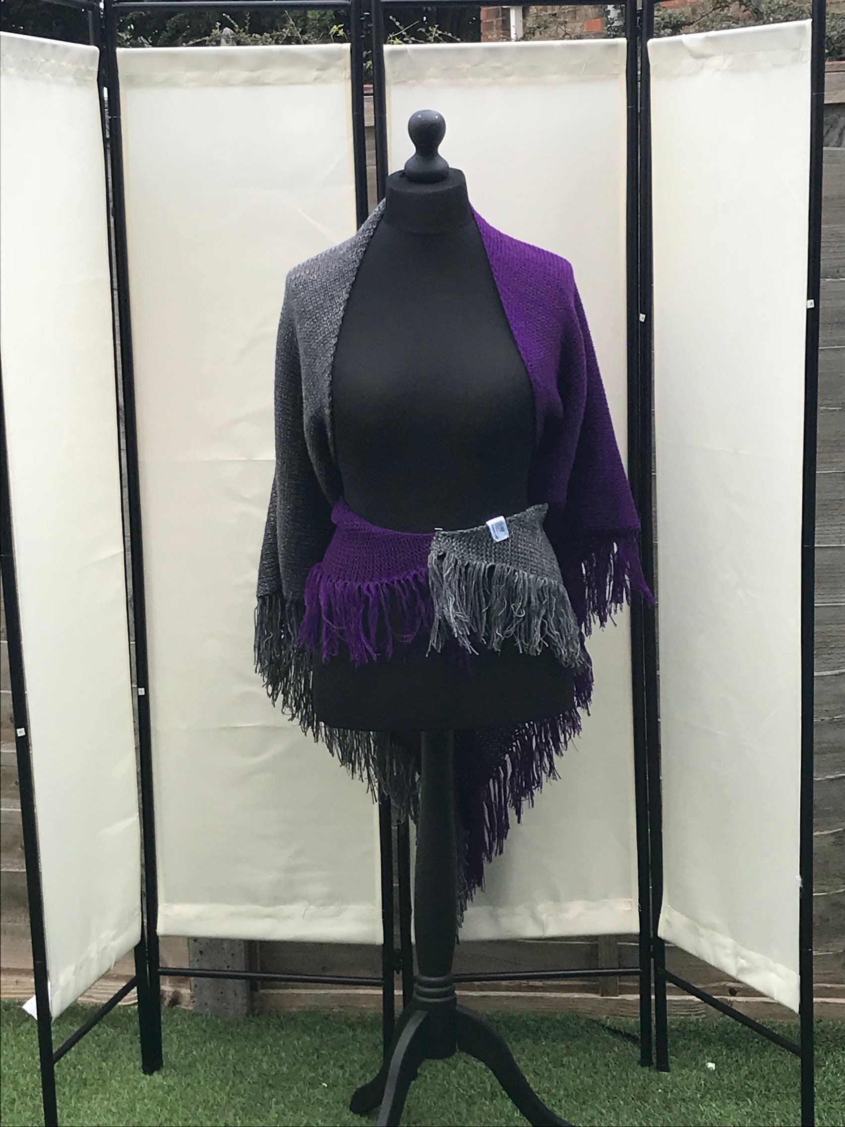 Outlander Inspiriert, Gestrickt, Dreieckstuch Mit Fransen, Grobstrick Schal, Miete Dreieckstuch, Claire Fraser, Vegan Freundlich Outlander Inspiriert, Gestrickt, Dreieckstuch Mit Fransen, Grobstrick Schal, Miete Dreieckstuch, Claire Fraser, Vegan Freundlich von KnitWitsBySabine