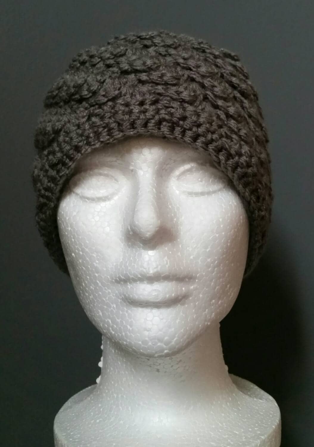 Graue "Göttliche" Häkelmütze Graue "Göttliche" Häkelmütze von KnitsByVicks