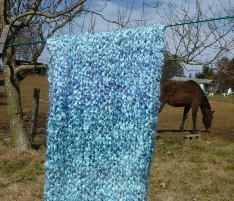 Handgestrickter Boucle Schal Hellblauer Denim Winter Schal Handgestrickter Boucle Schal Hellblauer Denim Winter Schal von KnitsbyGinny