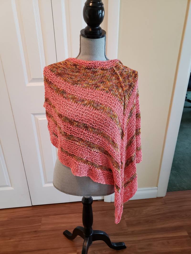 Peachy Poncho Peachy Poncho von KnitsbyLA