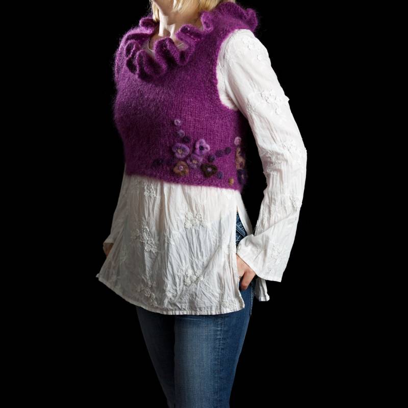 Mohair Pullover Weste Handgemacht, Alpaka Gefilzt Blumen, Größe Small/Medium, "Purple Frenzy" von Knitsha