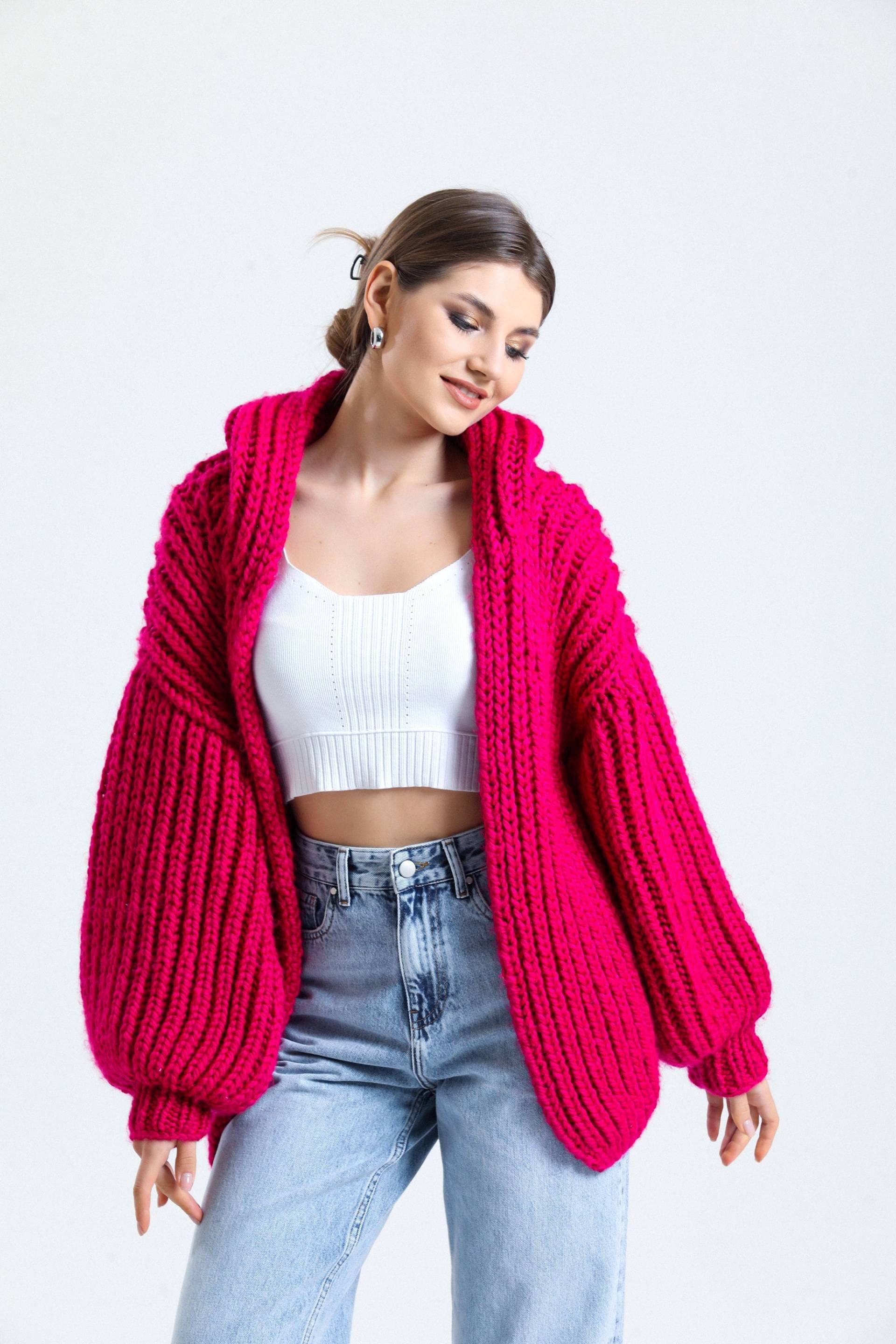 Grobstrick-strickjacke, Ballon-Ärmel-strickjacke, Handgestrickte Woll-strickjacke, Gehäkelte Oversize-strickjacke, Offene Front-strickjacke, Rosa Grobstrick-strickjacke, Ballon-Ärmel-strickjacke, Handgestrickte Woll-strickjacke, Gehäkelte Oversize-strickjacke, Offene Front-strickjacke, Rosa von KnitsoCO