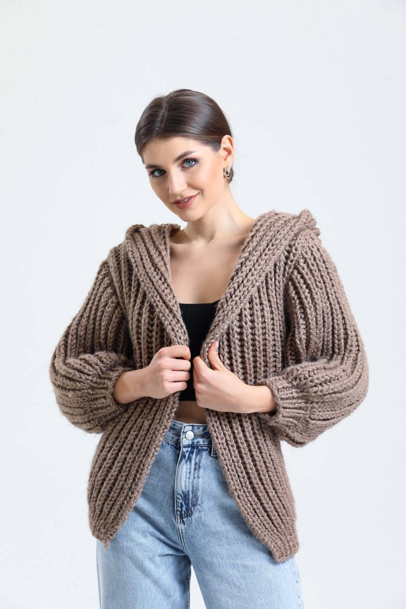 Grobstrick-strickjacke, Ballon-Ärmel-strickjacke, Handgestrickte Woll-strickjacke, Gehäkelte Oversize-strickjacke, Offene Front-strickjacke von KnitsoCO