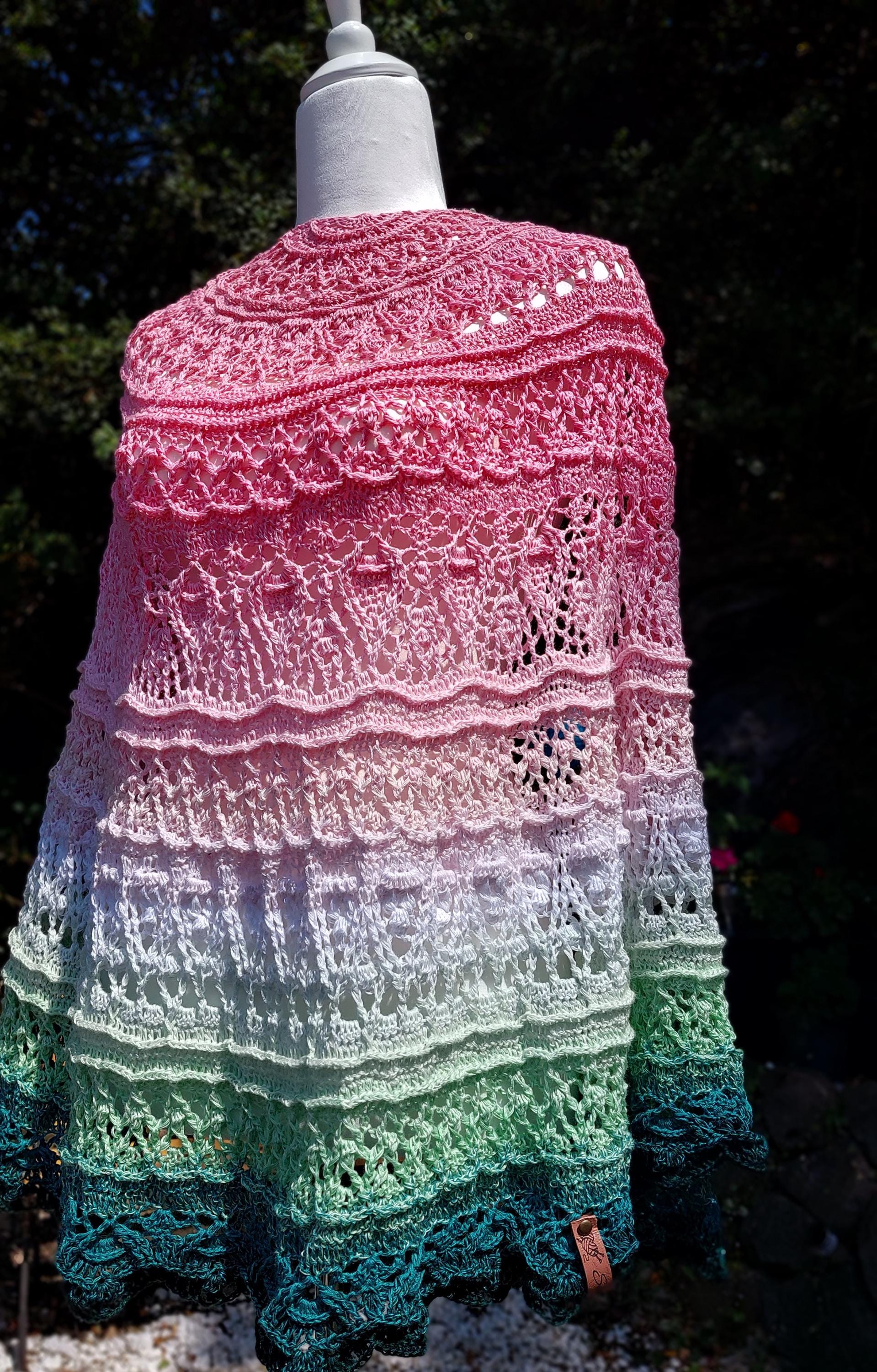Gehäkelter Schal, Handgemachter Rosa Und Grüner Halbkreisschal, Perfektes Vielseitiges Accessoire Für Jeden Anlass, Tolle Geschenkidee Gehäkelter Schal, Handgemachter Rosa Und Grüner Halbkreisschal, Perfektes Vielseitiges Accessoire Für Jeden Anlass, Tolle Geschenkidee von KnittedBySio