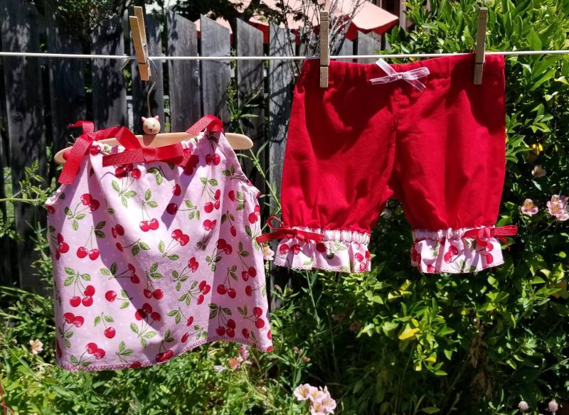 Kleid Mit Kirschblüten Print Kissenbezug Und Pumphose, 12-18 M von KnittedKids