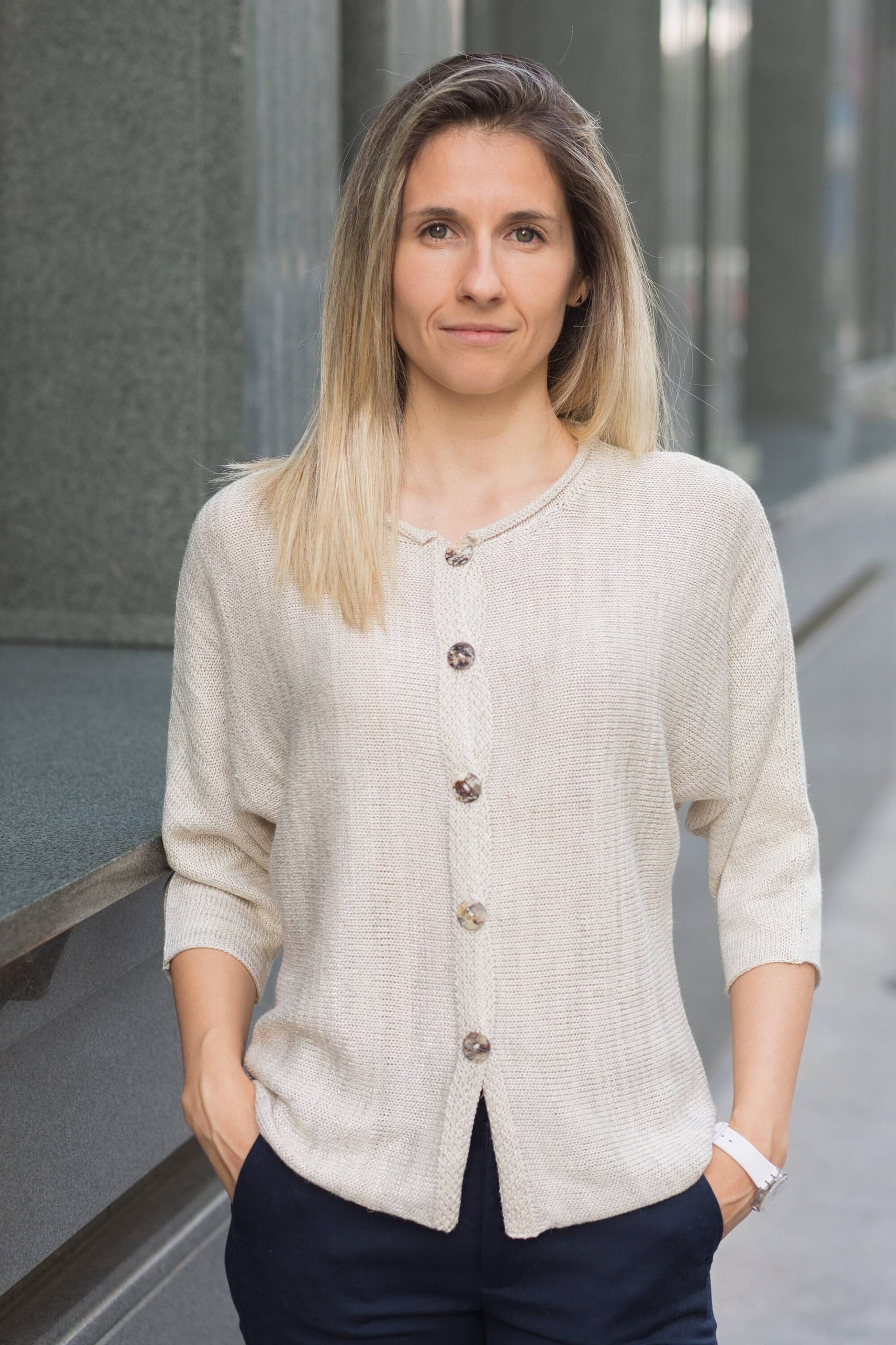 Hand - Knitted Short Cardigan, Linen & Cotton Blend Women's Linen Stylish Women's Urban Style Cardigan Hand - Knitted Short Cardigan, Linen & Cotton Blend Women's Linen Stylish Women's Urban Style Cardigan von KnittenClothing