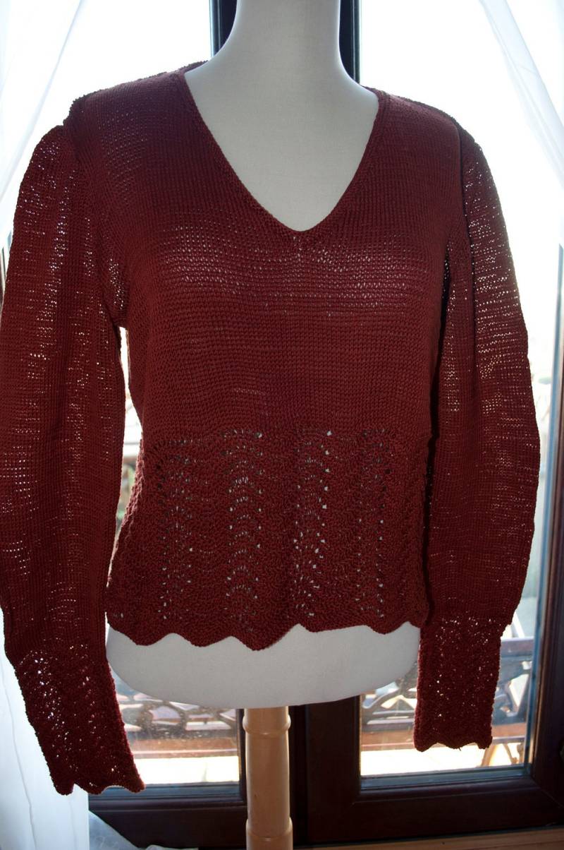 Handgestrickter Baumwolle Pullover in Rost Mit Spitzenbesatz von KnitterScarlet