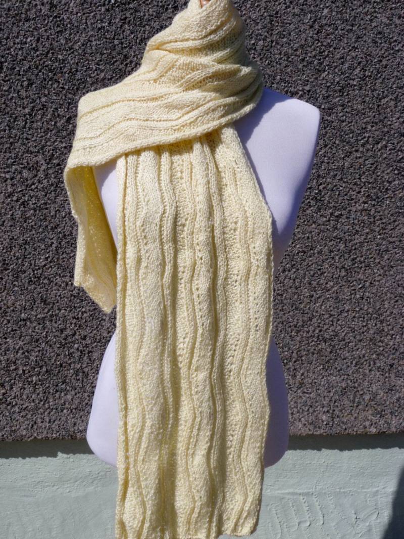 Schöne Gelbe Hand Gestrickte Schal von KnitterScarlet