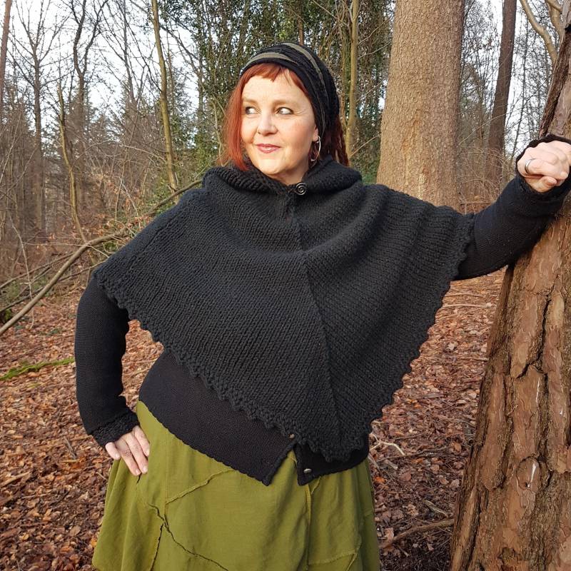 strickponcho Mit Kapuze strickponcho Mit Kapuze von Knitterkittel