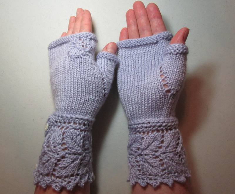 Fingerlose Stulpen | Handschuhe/Armstulpen Mit Feafy Akzent Fingerlose Stulpen | Handschuhe/Armstulpen Mit Feafy Akzent von KnittiKitty