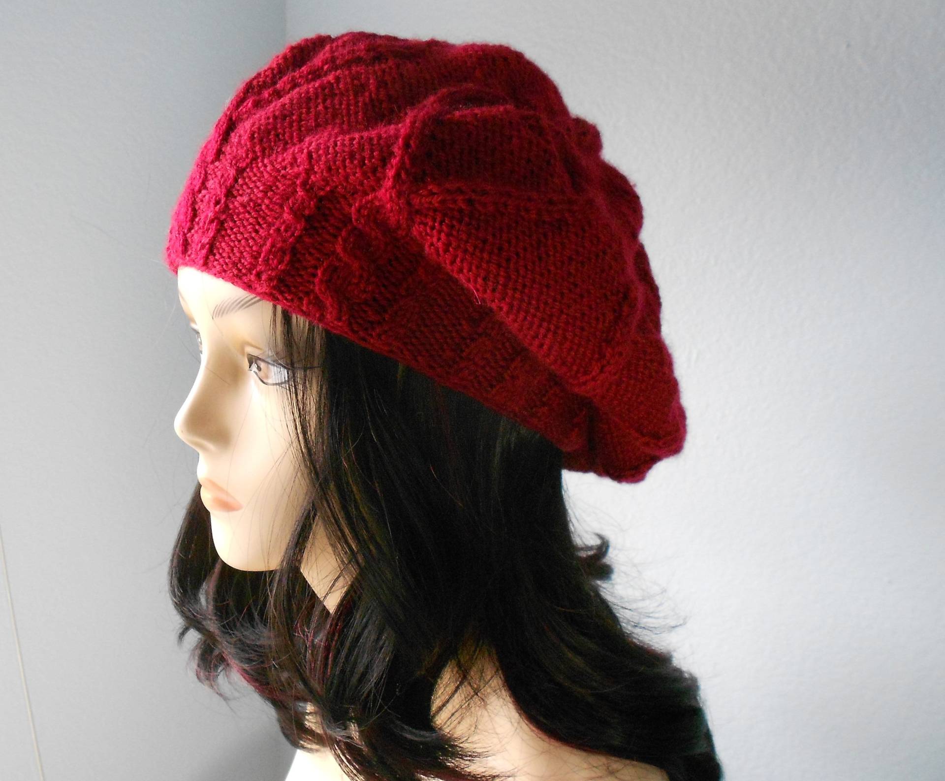 Handgestrickte Mütze Mit Herzen | Zopfmuster Handgestrickte Mütze Mit Herzen | Zopfmuster von KnittiKitty