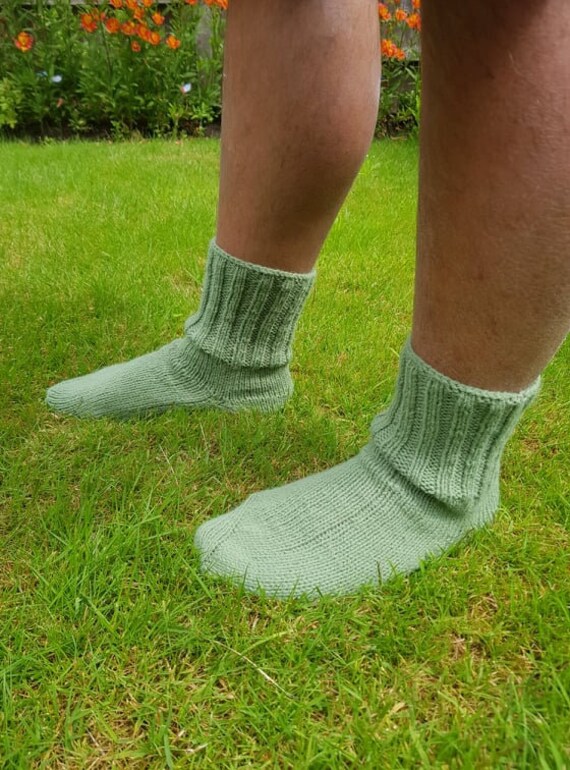 Gestrickte Herrensocken - Handgestrickte Grüne Socken Herren Wollsocken Stricksocken Home Männer Uk 9/41-42 von KnittingShopTanya