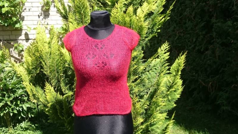 Rote Strickbluse von KnittingByRasuva