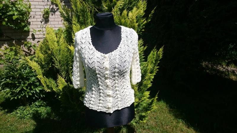 Weißer Pullover von KnittingByRasuva