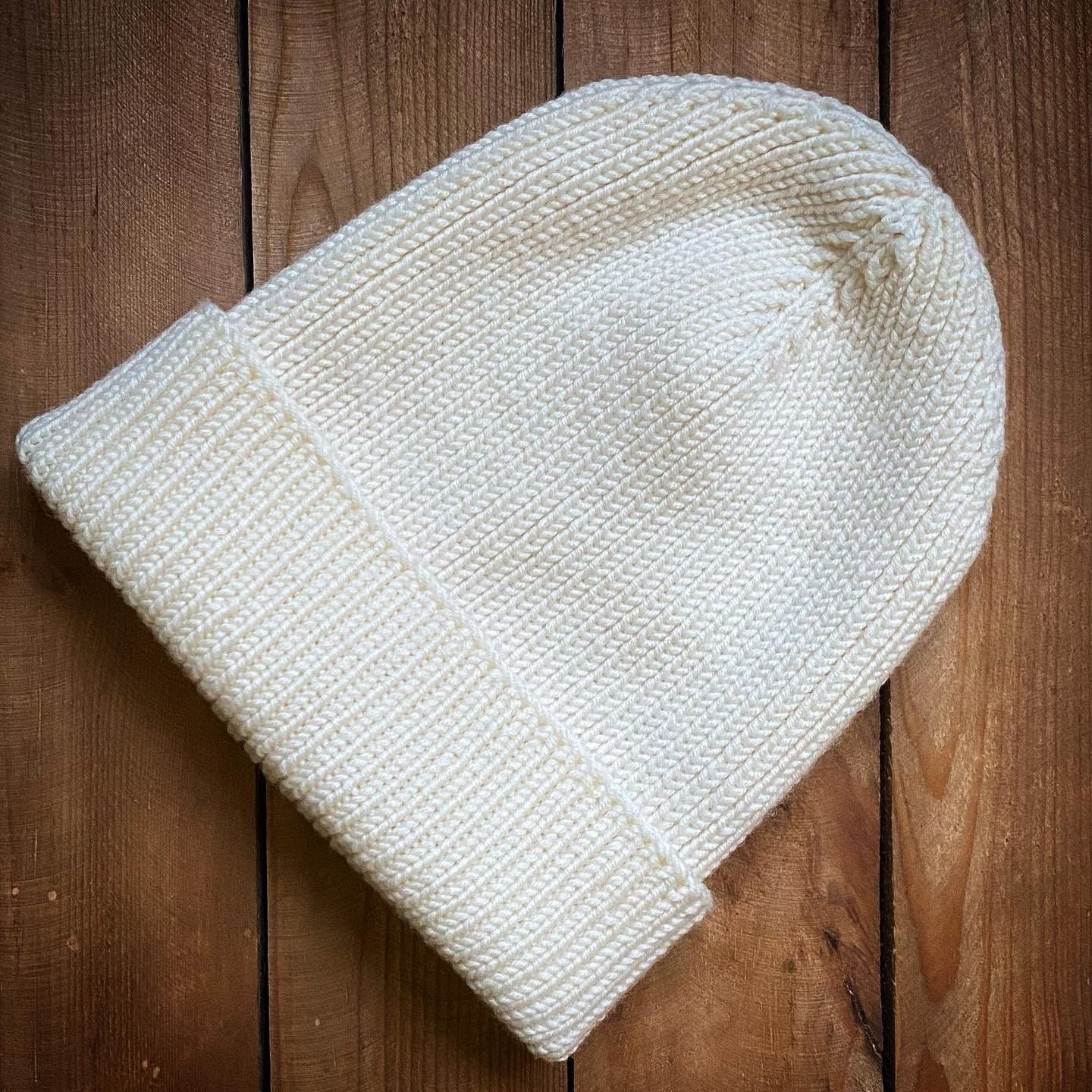 Gestrickte Beanie Aus Weißer Merinowolle Gestrickte Beanie Aus Weißer Merinowolle von KnittingStoriesCa