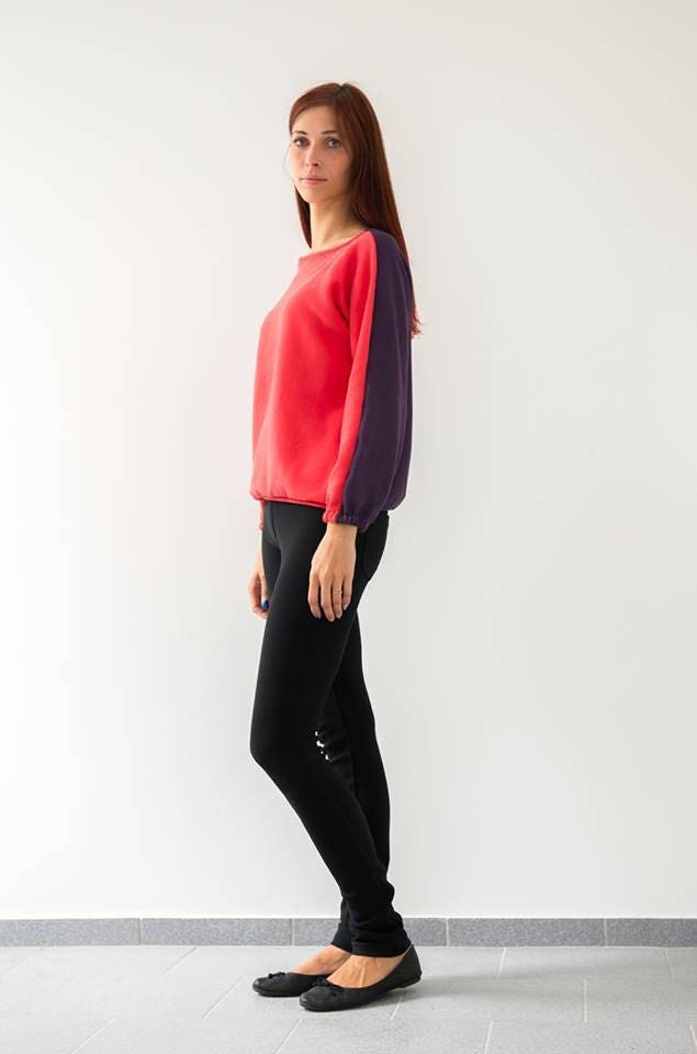 Zweifarbiger Pullover Aus Merinowolle U-Boot-Ausschnitt, Bauschige Ärmel von KnittingmaniaStudio