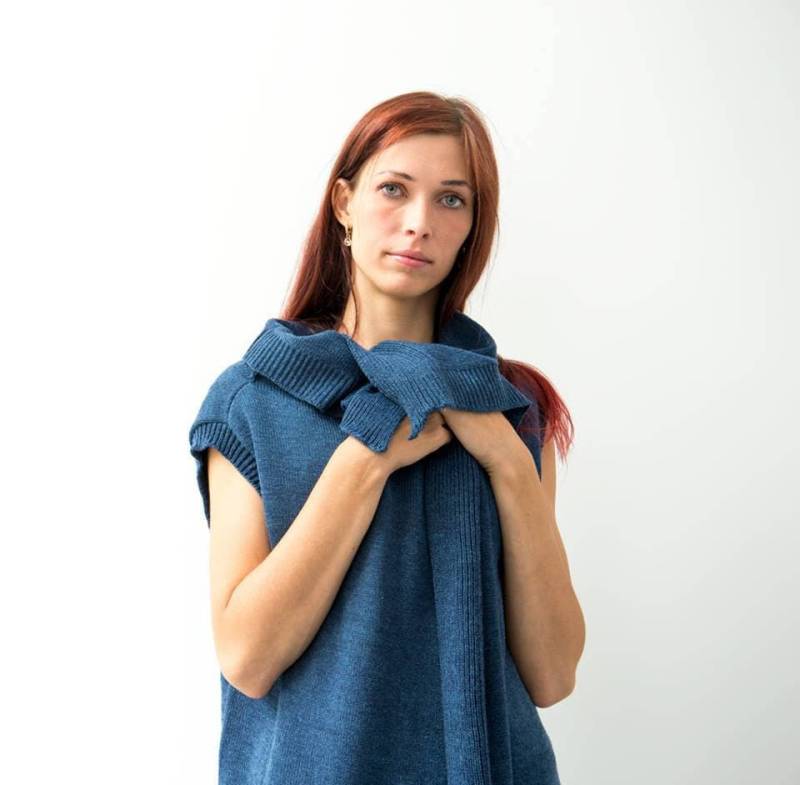 Rüschen Alpaka Strickweste Lange Marine Blaue Ärmellose Strickjacke von KnittingmaniaStudio