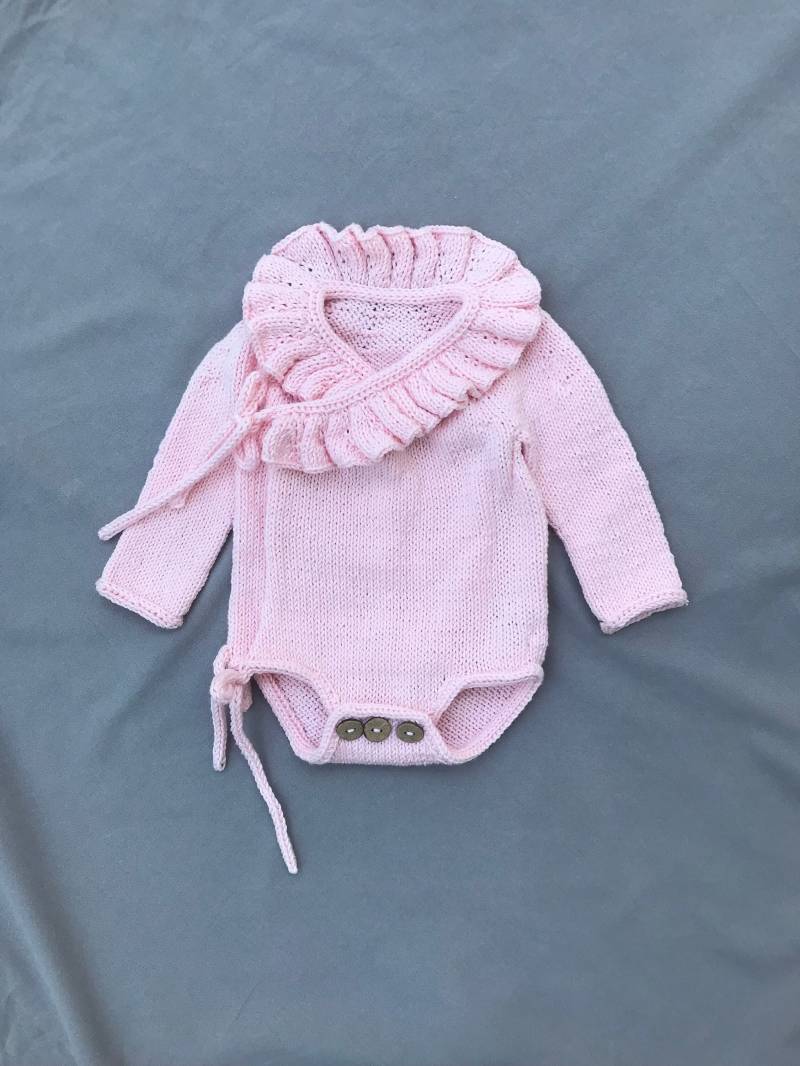 Rüschen Baby Strampler Rosa Baumwollmischung, Lange Ärmel von Knitwearofistanbul
