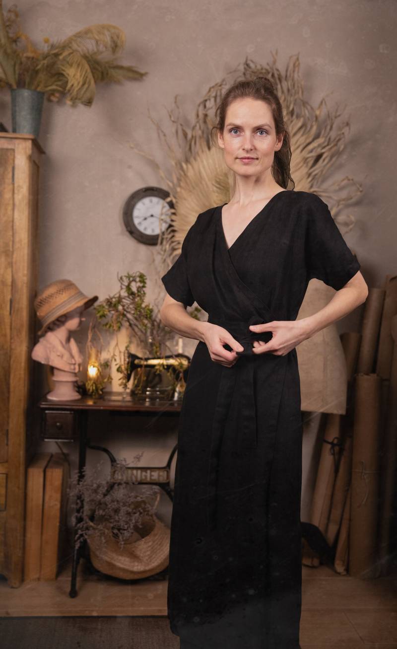 Leinen Wickelkleid Eichhörnchen | Sommerliches Boho Kleid Mit Taschen V-Ausschnitt Feminines Elegantes von KnockKnockLinen