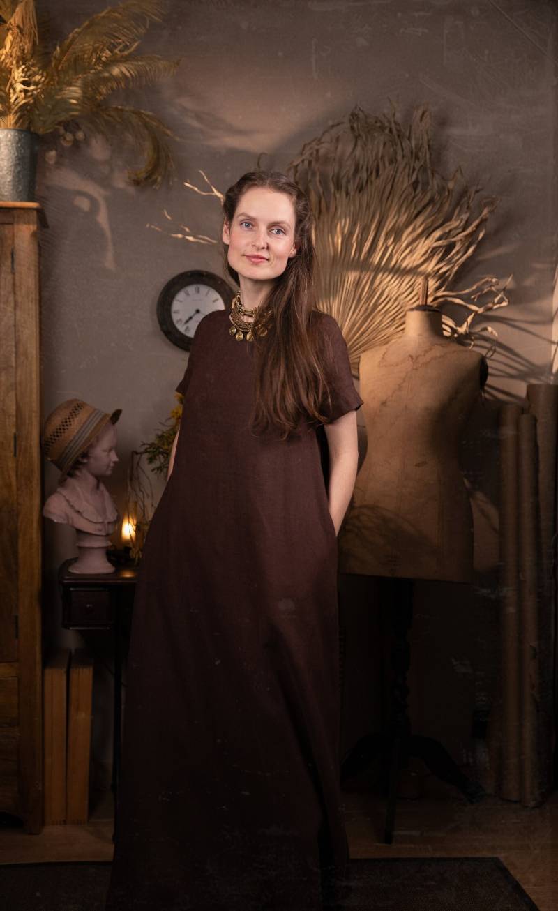 Versandfertig | Größe S Kurzarm Leinenkleid Monk Minimal Langes Kleid Maxikleid Lockeres Sommerkleid Minimales von KnockKnockLinen