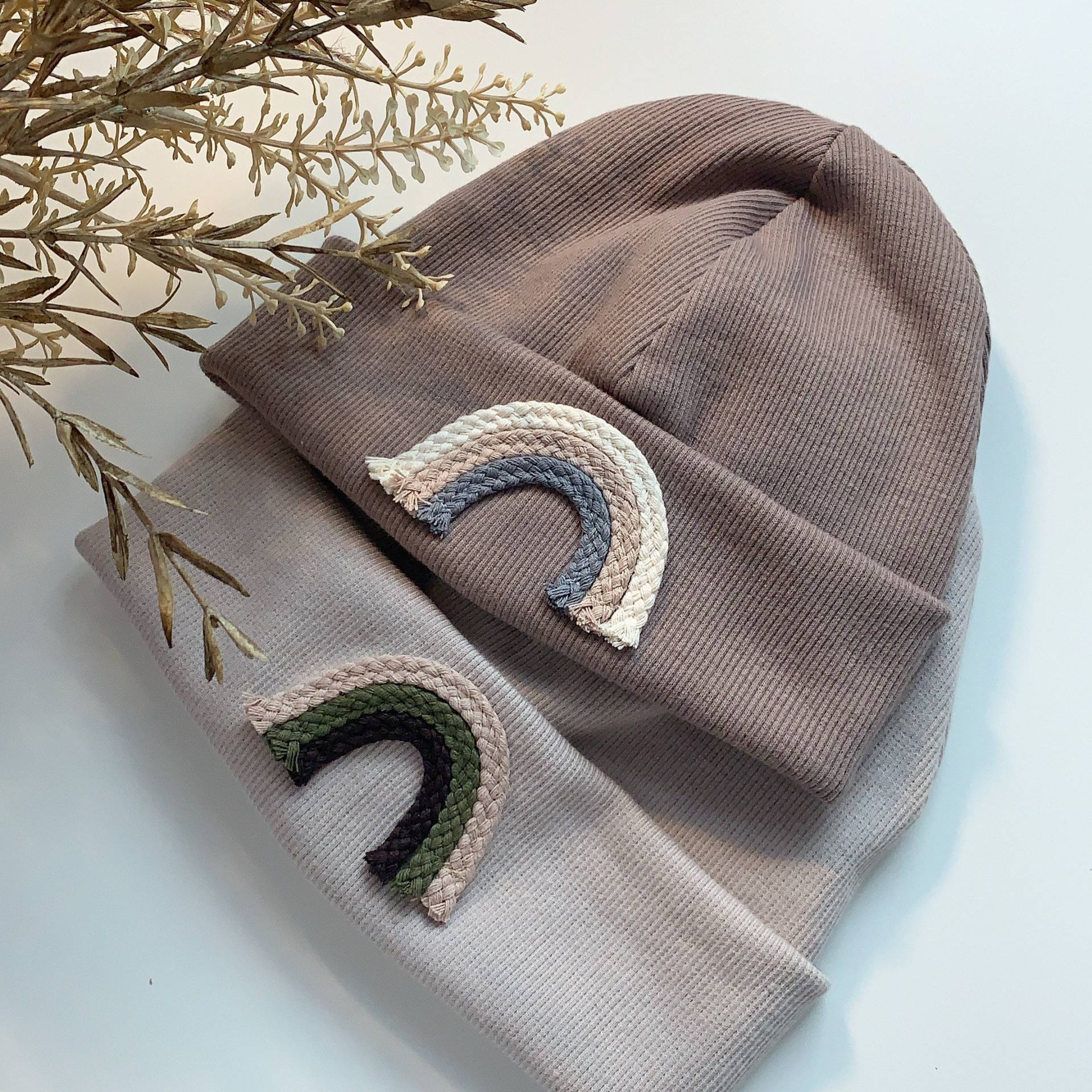 Beanie Hipster Mütze Ripp Rippen Stoff Regenbogen Label Slouch Kind Baby Junge Mädchen Ribjersey Ribbjersey von KnoepfleShopDE