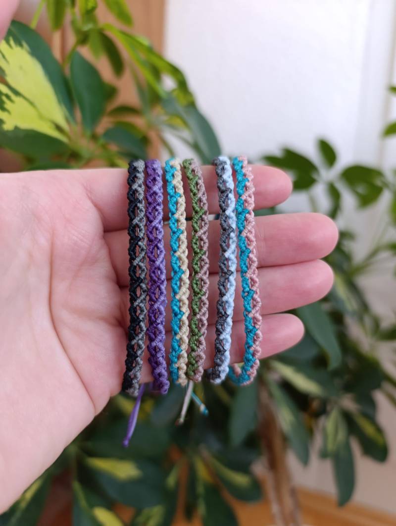 Zweifarbiges Rauten Makramee Freundschaftsarmband Wasserfest - Geschenk Für Die Beste Freundin Personalisierung Durch Farbe Und Größe Boho Hippie von KnorrArtStudio