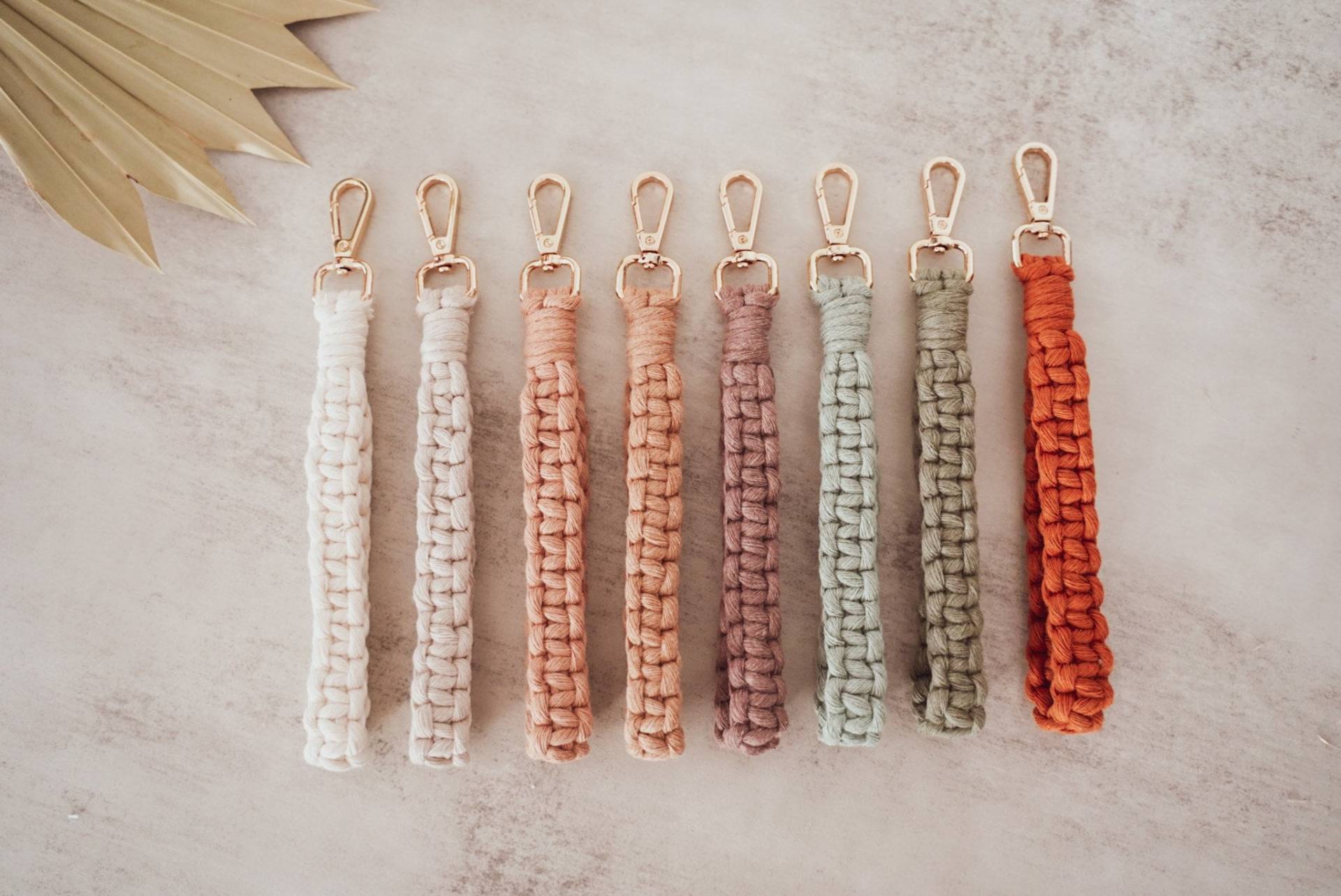 Makramee | Schlüsselanhänger Boho Handgemachte Geschenkideen Makramee | Schlüsselanhänger Boho Handgemachte Geschenkideen von KnotAndHomeCo