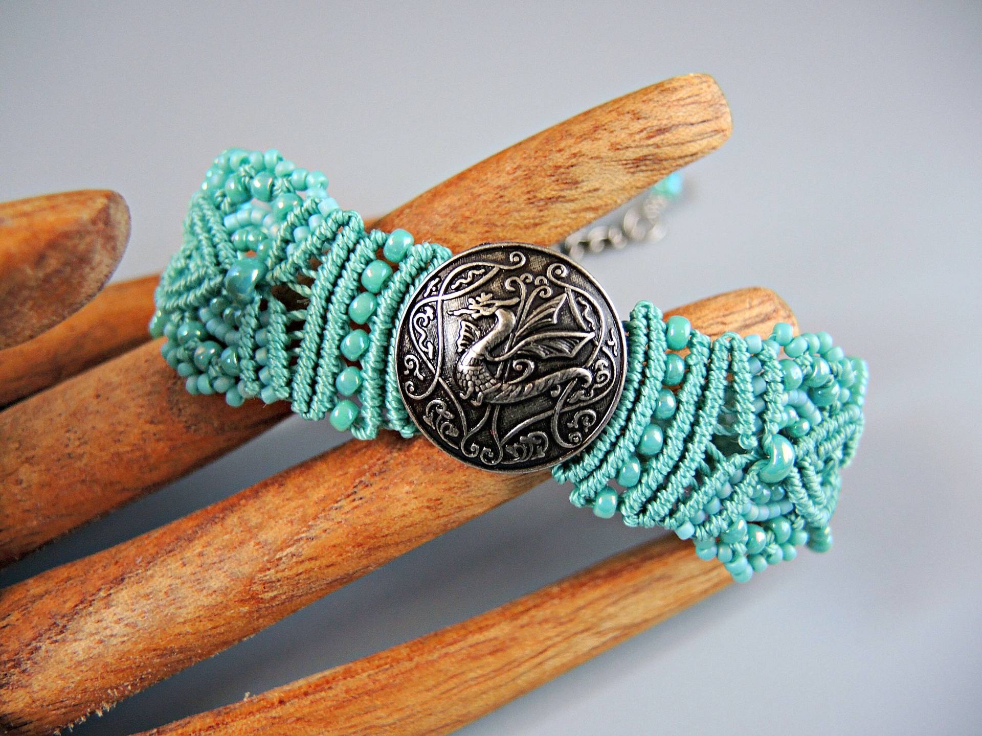Dragon Makramee Armband - Perlen Silber Und Aqua Makrameearmband Fantasy Schmuck Bekam Inspiriert Dragon Makramee Armband - Perlen Silber Und Aqua Makrameearmband Fantasy Schmuck Bekam Inspiriert von KnotJustMacrame