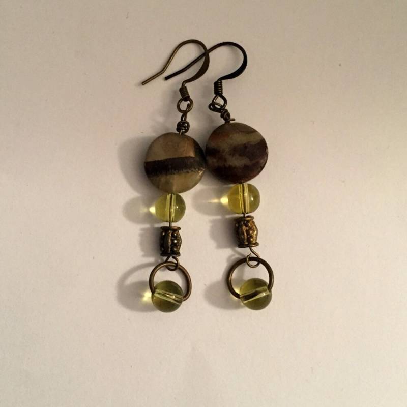 stein Und Glasperle, Messing Halbedelstein Ohrringe, Ohrringe - Est011 stein Und Glasperle, Messing Halbedelstein Ohrringe, Ohrringe - Est011 von KnotObsoleteDesign