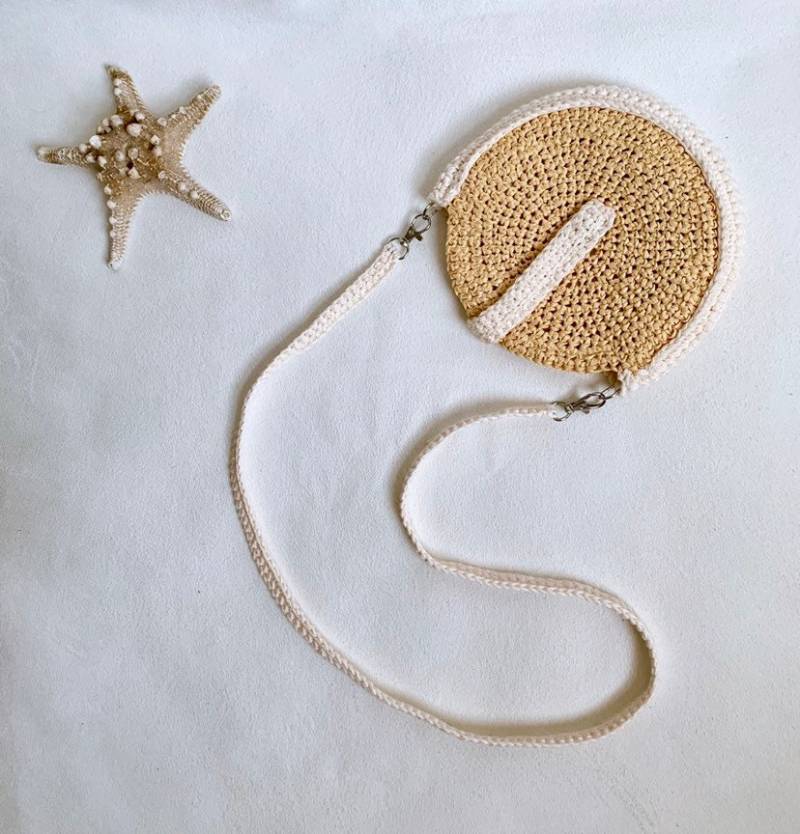 Runder Strohbeutel von KnotOrdinaryShop