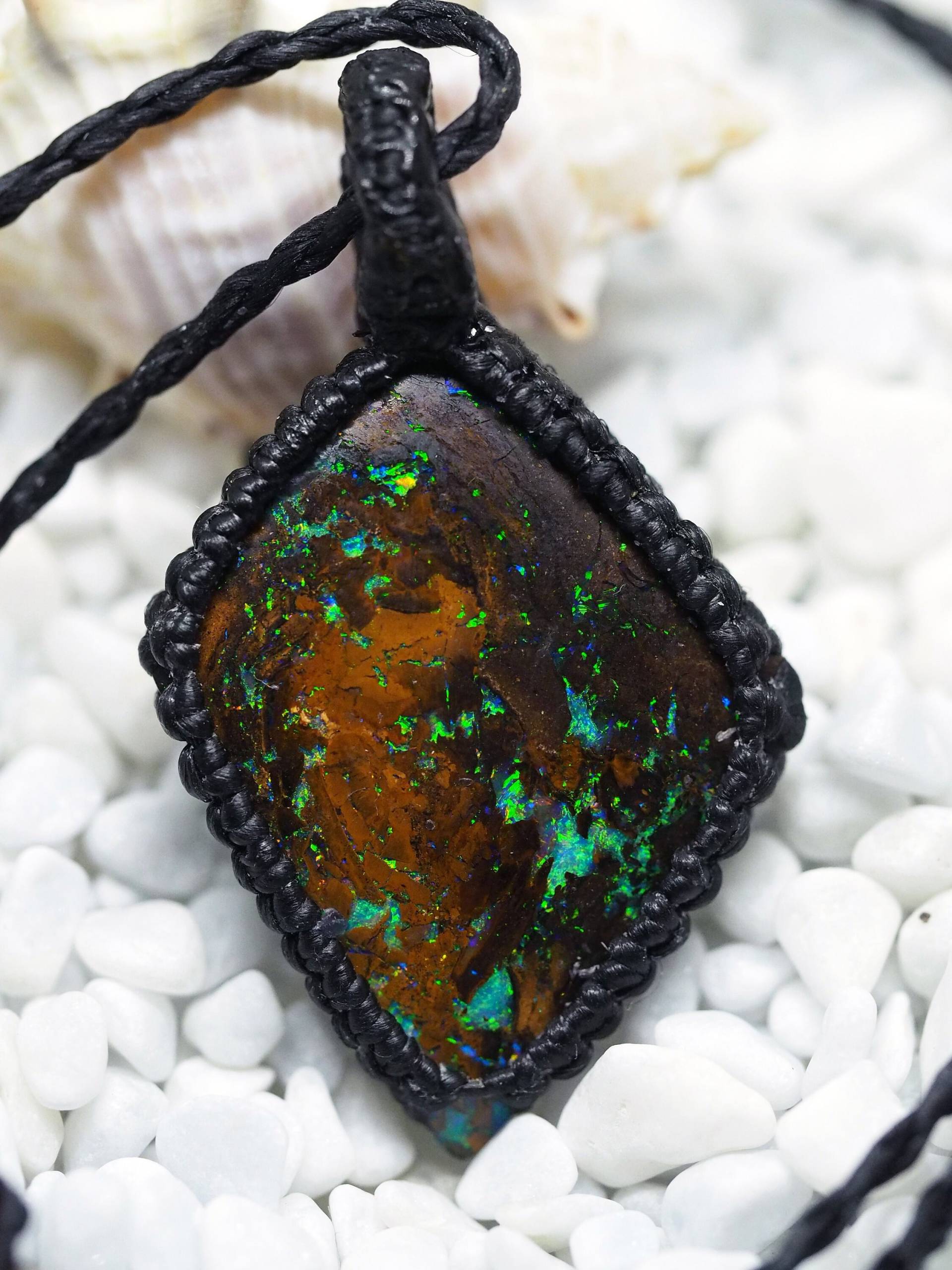 Auffällige Große Boulder Opal Geknüpft Auffällige Große Boulder Opal Geknüpft von KnotRocks2