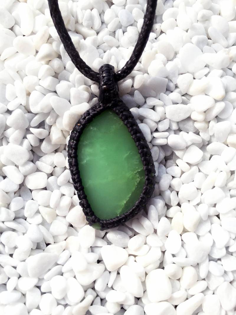 Chrysoprace Anhänger, Makramee-Anhänger Chrysoprace Anhänger, Makramee-Anhänger von KnotRocks2