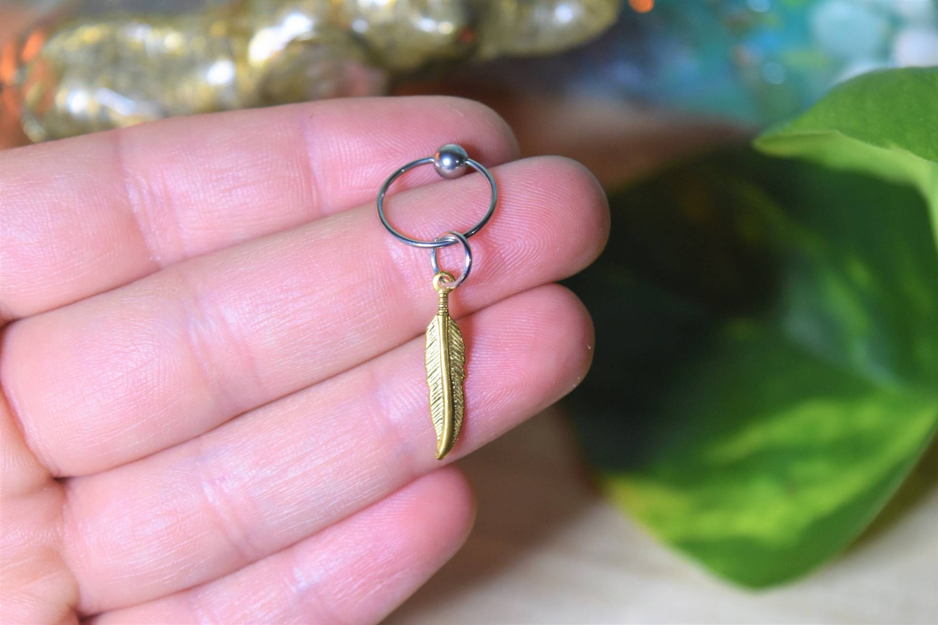 20G Gold Feder Knorpelohrring, Benutzerdefinierte Ohrring, Charm, Charm Ring Studs, Piercings, Spring Shopping 20G Gold Feder Knorpelohrring, Benutzerdefinierte Ohrring, Charm, Charm Ring Studs, Piercings, Spring Shopping von KnotTreasuresJewelry