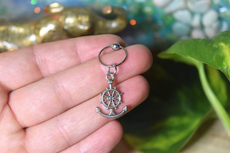 20G Silber Anker Knorpel Ohrring, Benutzerdefinierte Charm, Charm Ring Ohrstecker, Piercings, Spring Shopping von KnotTreasuresJewelry