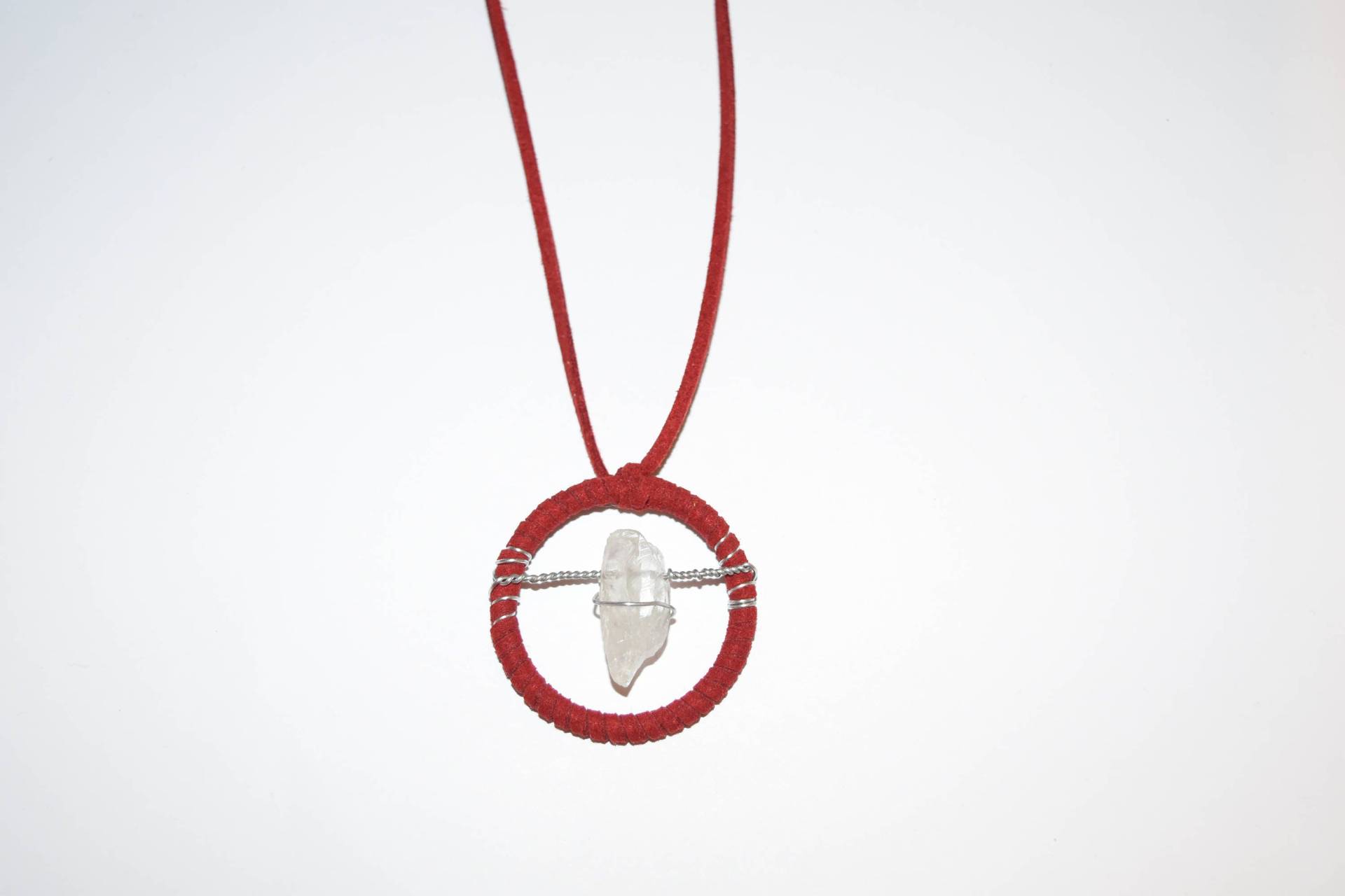 Burgund Wildleder Klar Quarzkristall Halskette, Schmuck, Und Kristall Frühlings-Shopping Burgund Wildleder Klar Quarzkristall Halskette, Schmuck, Und Kristall Frühlings-Shopping von KnotTreasuresJewelry