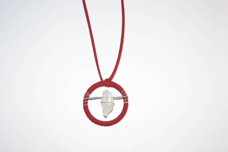 Burgund Wildleder Klar Quarzkristall Halskette, Schmuck, Und Kristall Frühlings-Shopping von KnotTreasuresJewelry