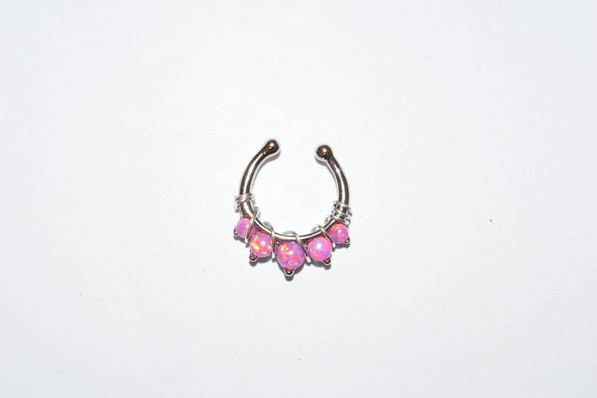Draht Gewickelt Fake Pink Opal Fünf Paved Runde 316L Chirurgenstahl Septum Aufhänger, Nasenring, Piercings, Spring Shopping Draht Gewickelt Fake Pink Opal Fünf Paved Runde 316L Chirurgenstahl Septum Aufhänger, Nasenring, Piercings, Spring Shopping von KnotTreasuresJewelry