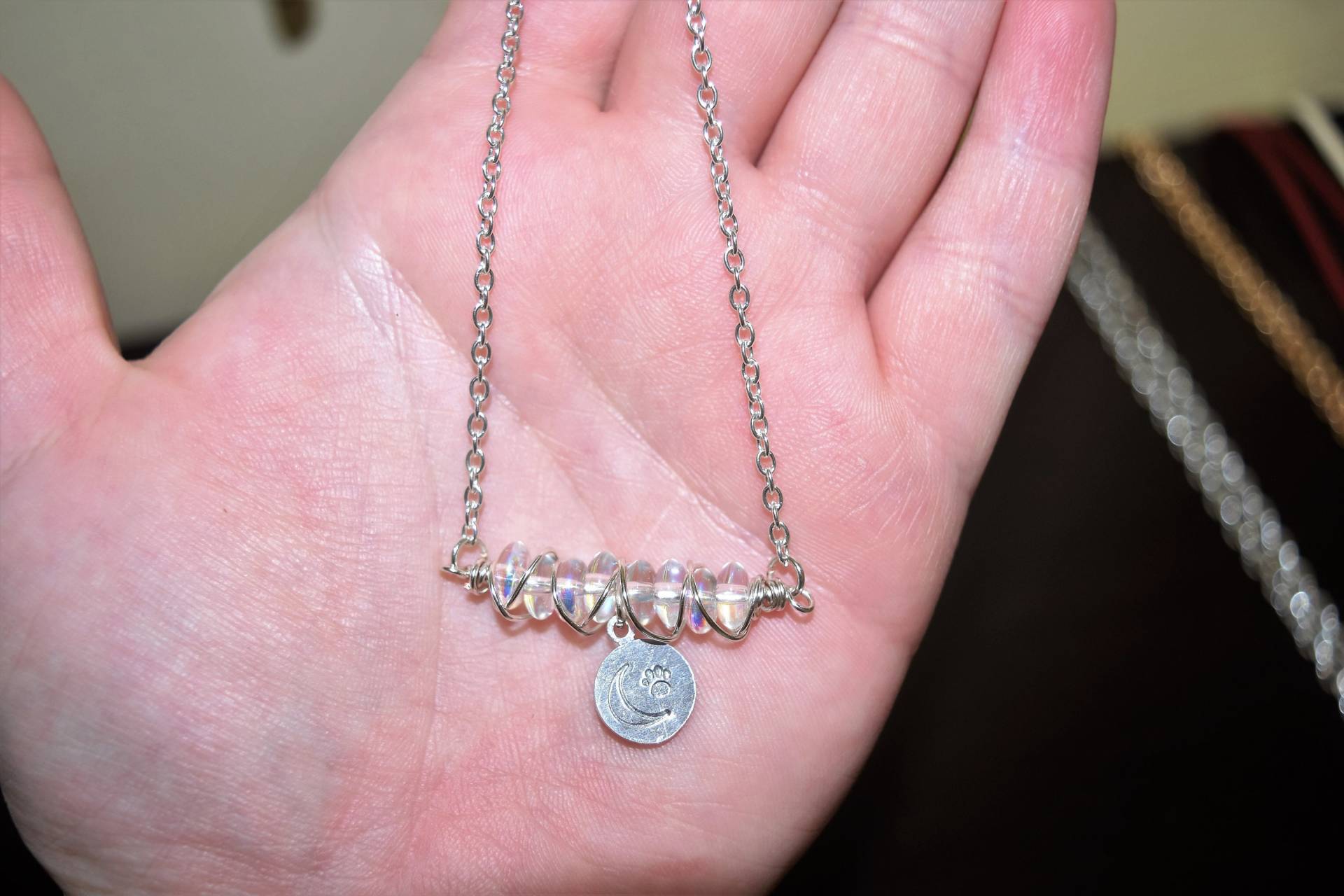 Mondstein Mond Und Pfotenabdruck Armband - Silber Hippie Armband, Muttertagsgeschenk Mondstein Mond Und Pfotenabdruck Armband - Silber Hippie Armband, Muttertagsgeschenk von KnotTreasuresJewelry