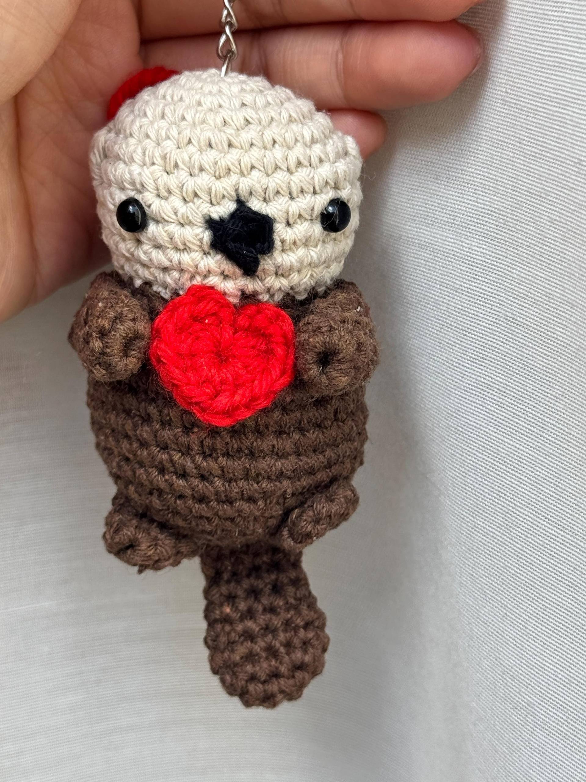 Gehäkelter Otter Schlüsselanhänger | Süßes Geschenk Handgemachter Tieranhänger Für Otter-Fans von Knotacutie