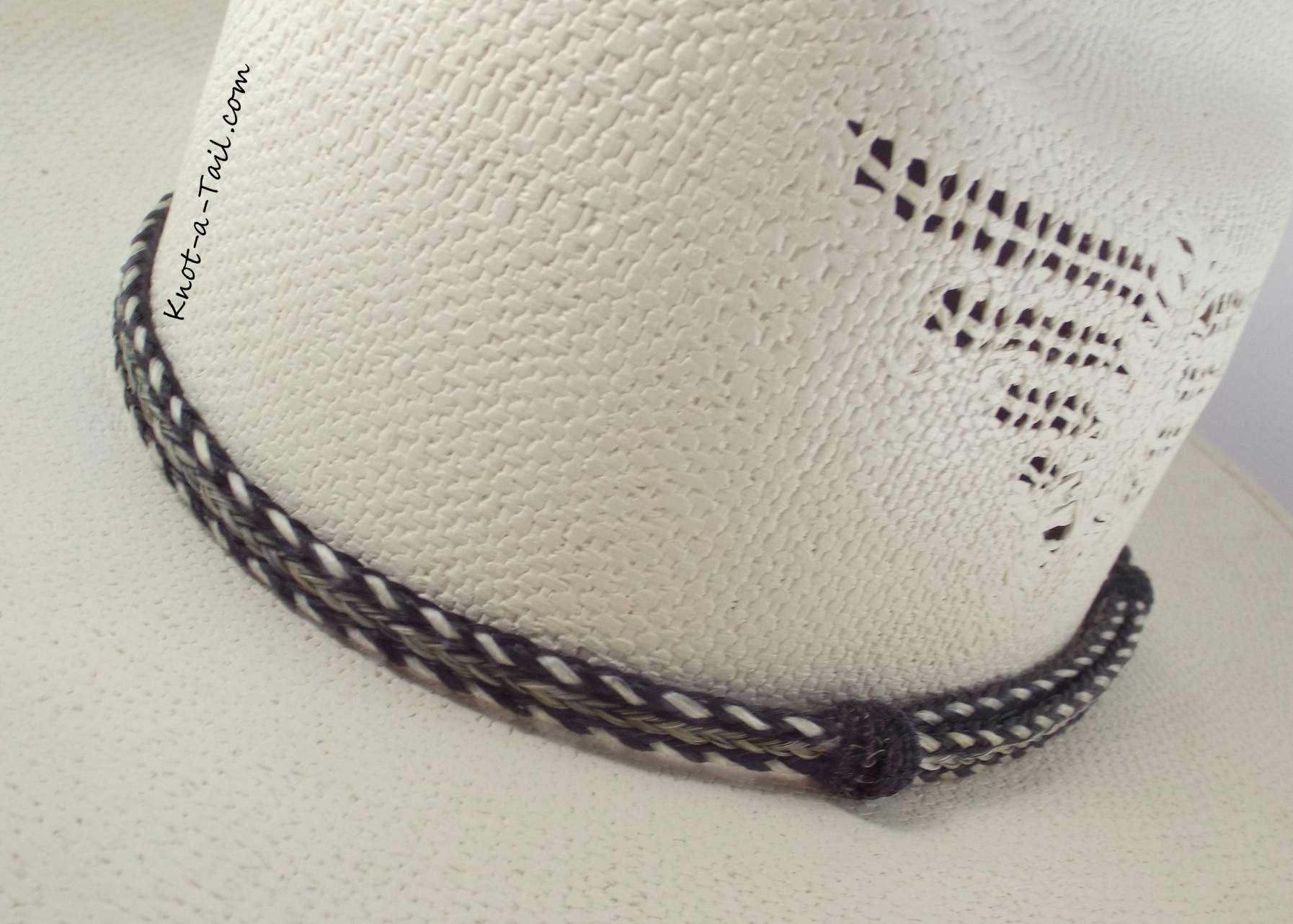 Cowboy Hutband, Rosshaar Elegant, Ohne Quasten, Alles Natur, Rosshaar, Western Grau/Schwarz von Knotatail