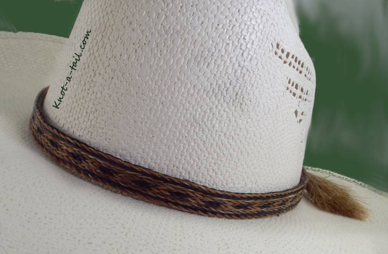 Cowboy Hutband Aus Pferdehaar, 1, 5 cm Breit, Bolder, Zimt-Schwarz, Stetson Perfect, Rosshaar, Doppelte Quasten Eine Wahre Schönheit von Knotatail