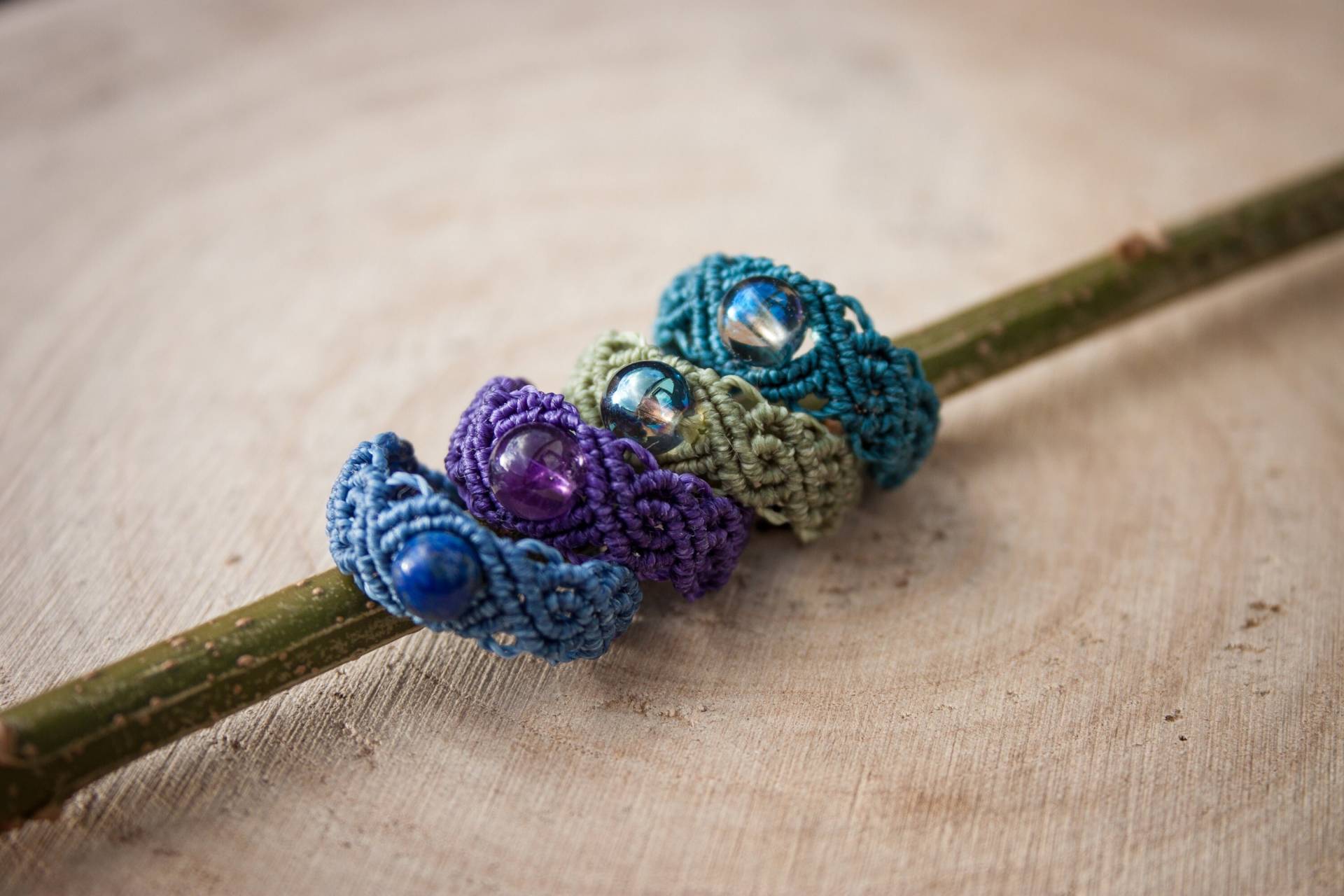 Makramee Ring/Fingerring Mit Halbedelstein Neue Farben von Knotenland