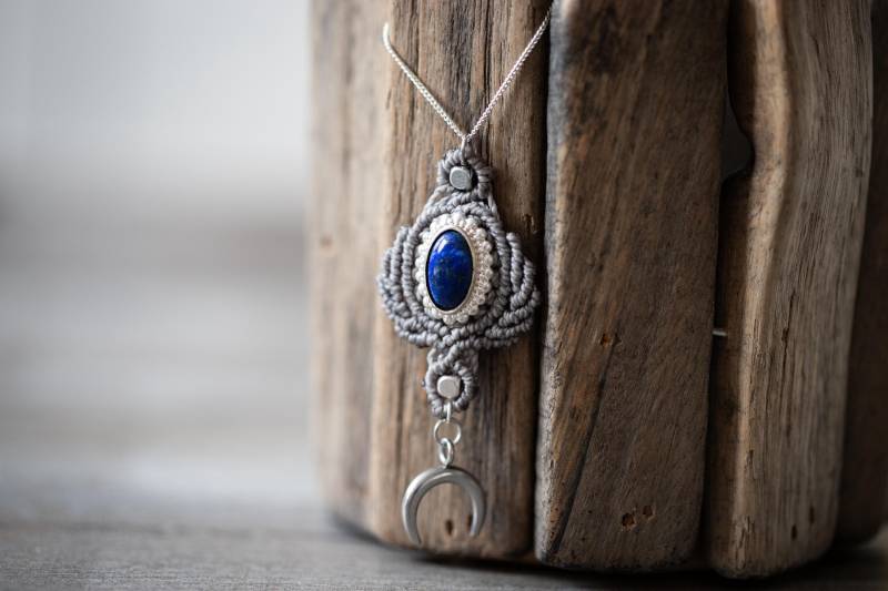 Makramee-Halskette Mit Lapislazuli von Knotenperle