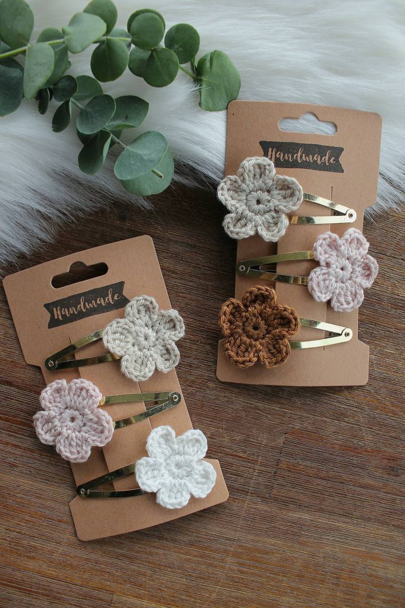 Gehäkelte Blumen Haarspange Kinderhaarspange Festlich Handgemacht Gold Gehäkelte Blumen Haarspange Kinderhaarspange Festlich Handgemacht Gold von KnotenpunktHandmade