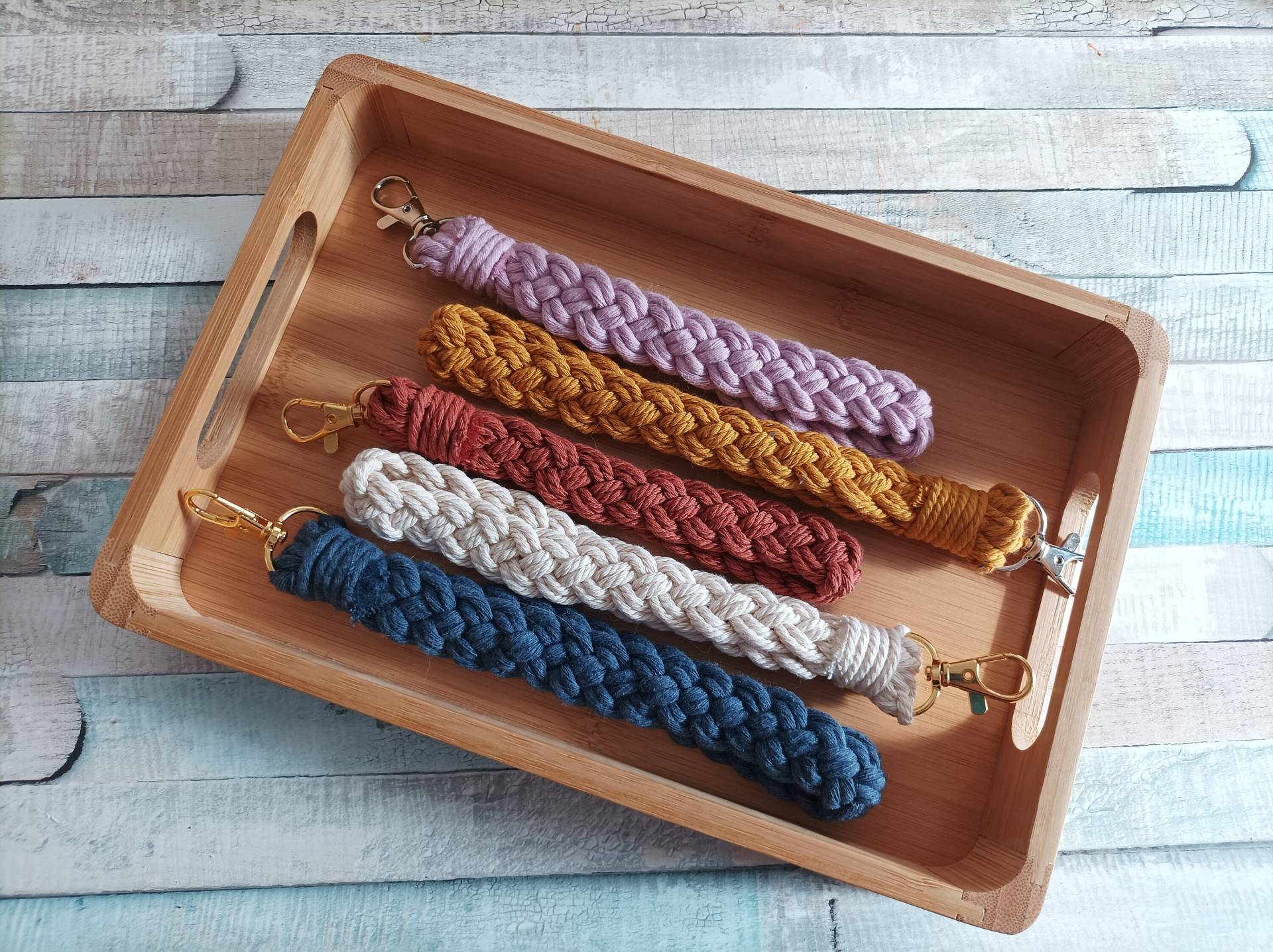 Makramee Schlüsselband "Woven Wristlet" Geschenk Mitbringsel Muttertag Makramee Schlüsselband "Woven Wristlet" Geschenk Mitbringsel Muttertag von KnotsAndHoops